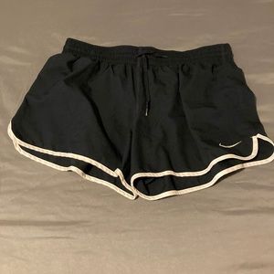 Used Women's Nike fit dry navy running shorts L
